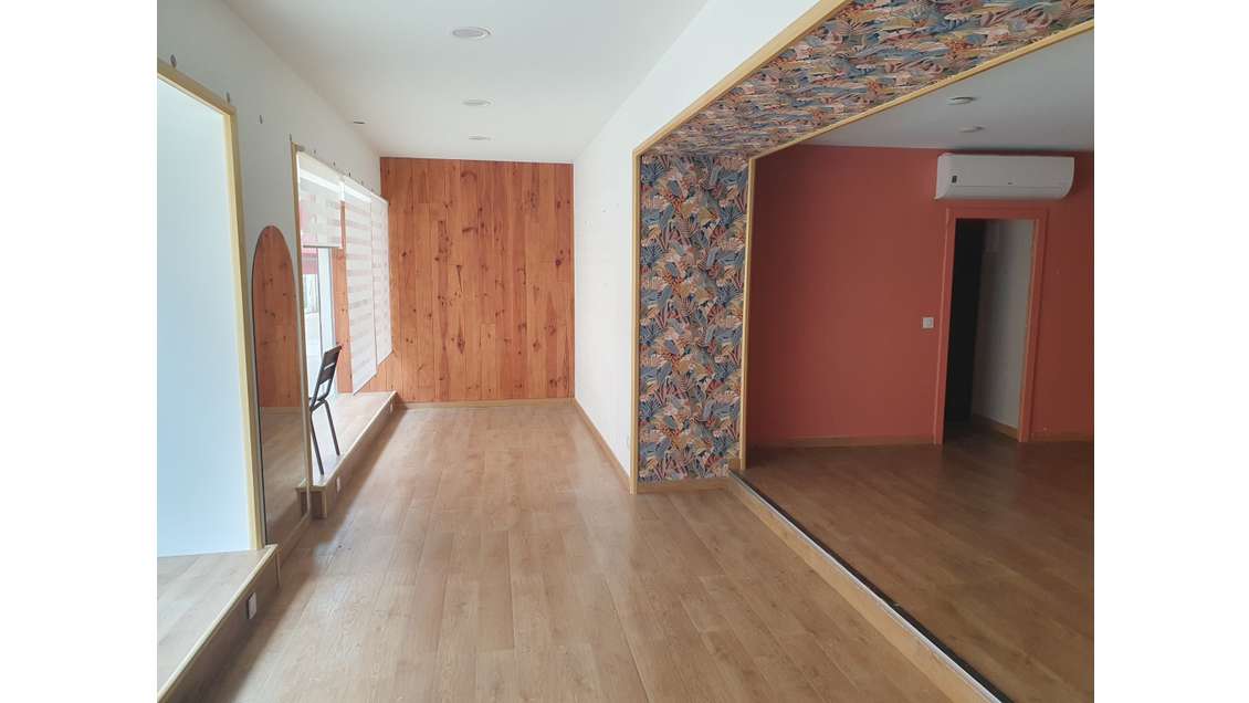 Location local commercial 60m² vitrines Montélimar