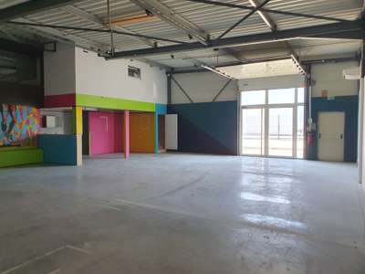 200 M² ZONE SUD MONTELIMAR