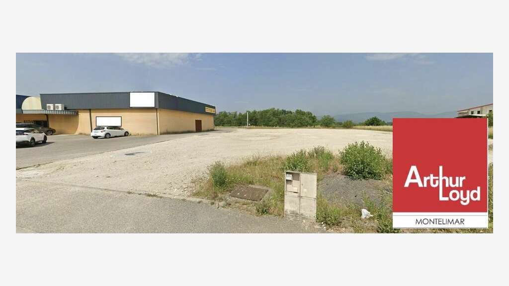 Local commercial 410m² à louer à Montélimar 