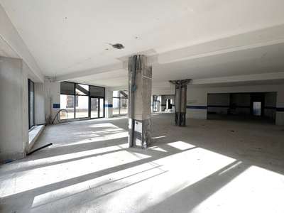 Loue local commercial 84m² avec parking Montélimar