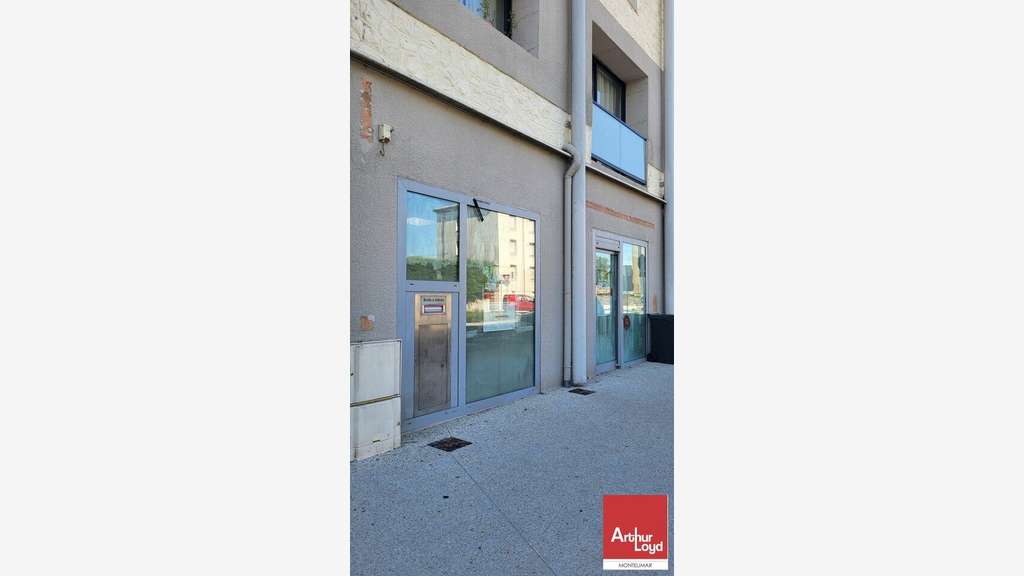 Local commercial 135m² à louer à Montélimar 