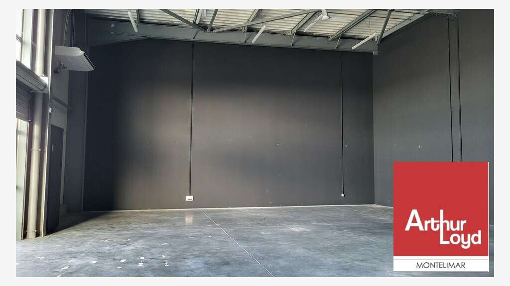 Local commercial 175m² à louer à Montélimar Nord