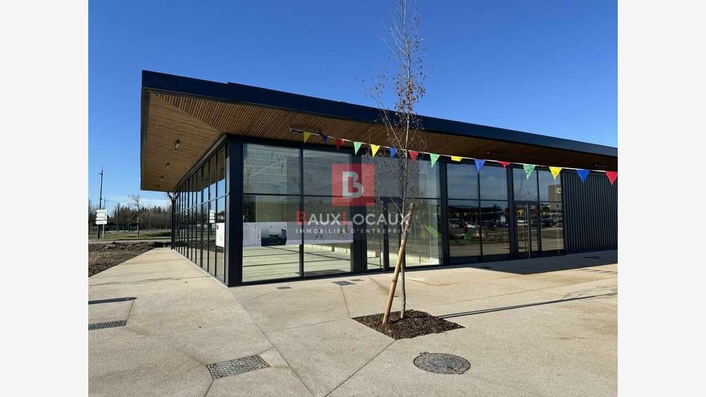 Local commercial 139m² à louer à Monteux ZAC