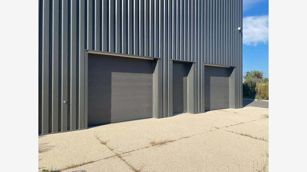 Local commercial 90m² à louer à Monteux