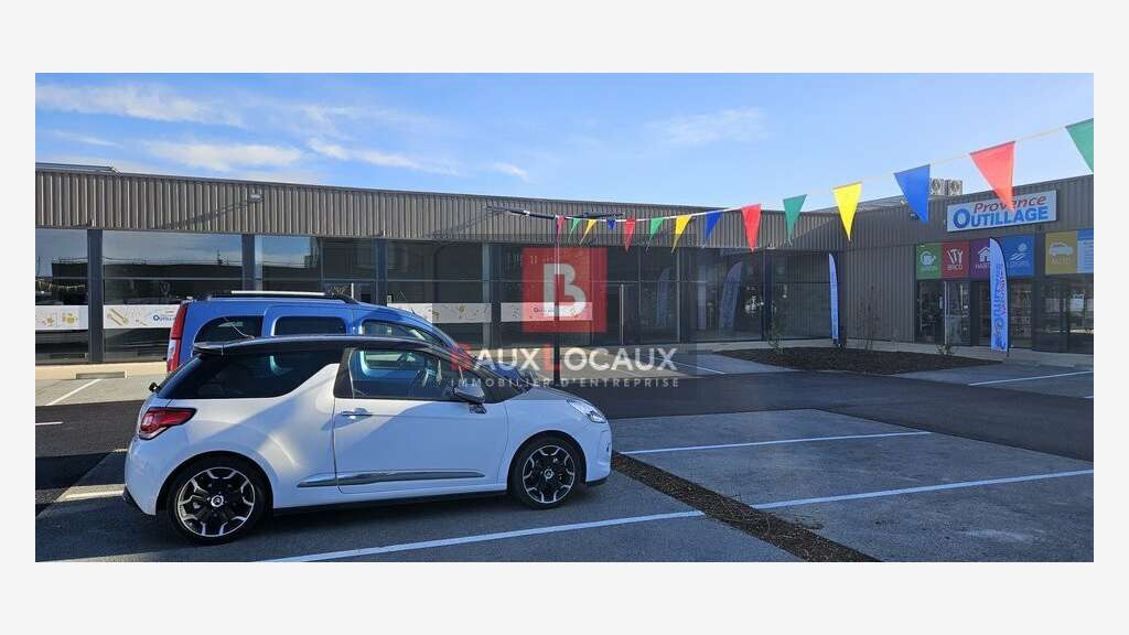 Local commercial 153m² à louer à Monteux