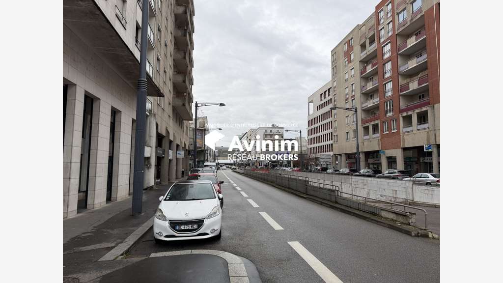 Local commercial 220m² à Montigny centre