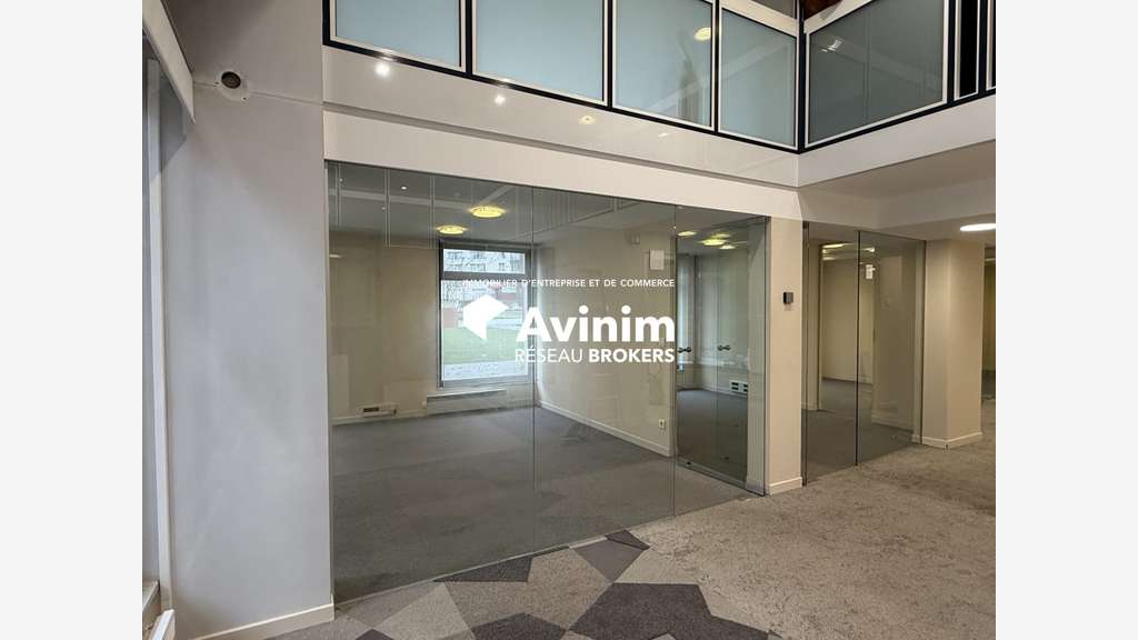 Local commercial 220m² à Montigny centre