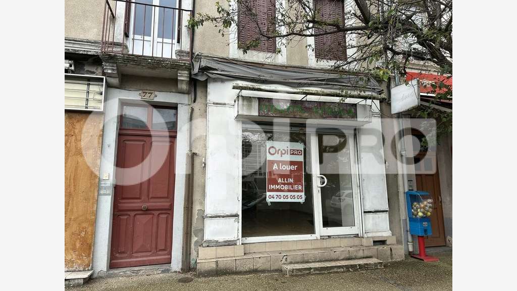 Local 50m² à louer excellente visibilité Montluçon