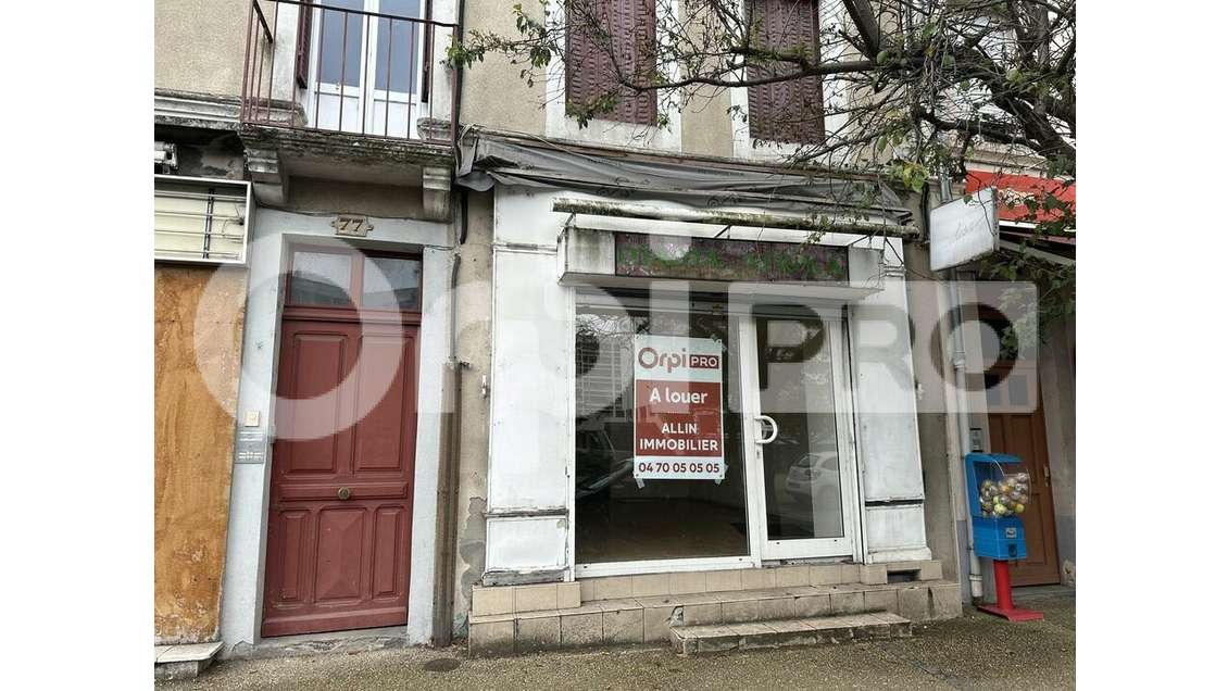 Local 50m² à louer excellente visibilité Montluçon