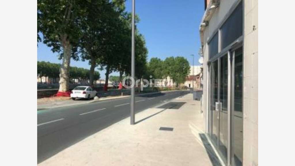 Magasin 300m² à louer bel empl à Montluçon