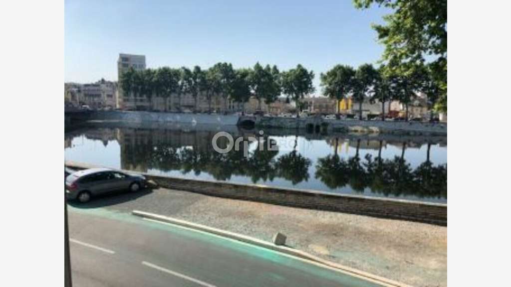 Magasin 300m² à louer bel empl à Montluçon