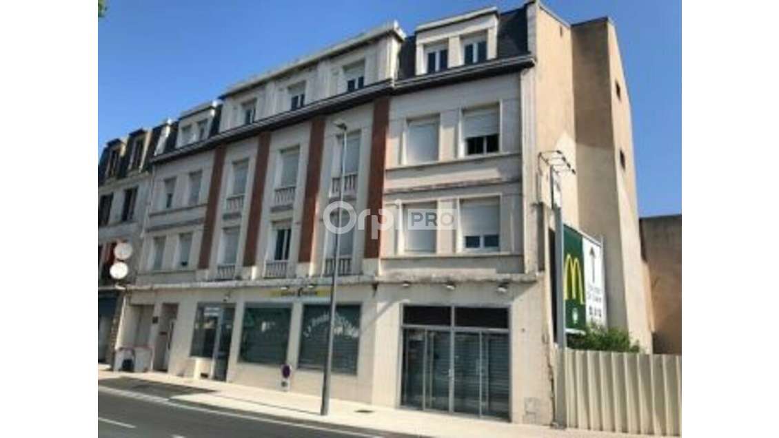 Magasin 300m² à louer bel empl à Montluçon