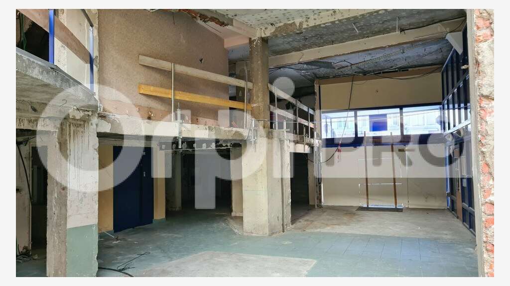 Local commercial 1169m² à louer à Montluçon centre