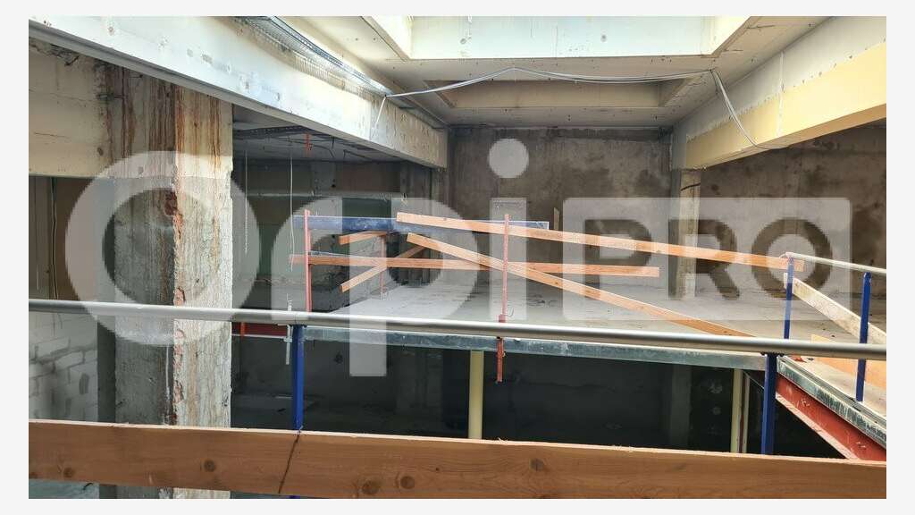 Local commercial 1169m² à louer à Montluçon centre