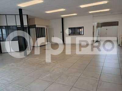 location magnifique local 160m² à Montluçon