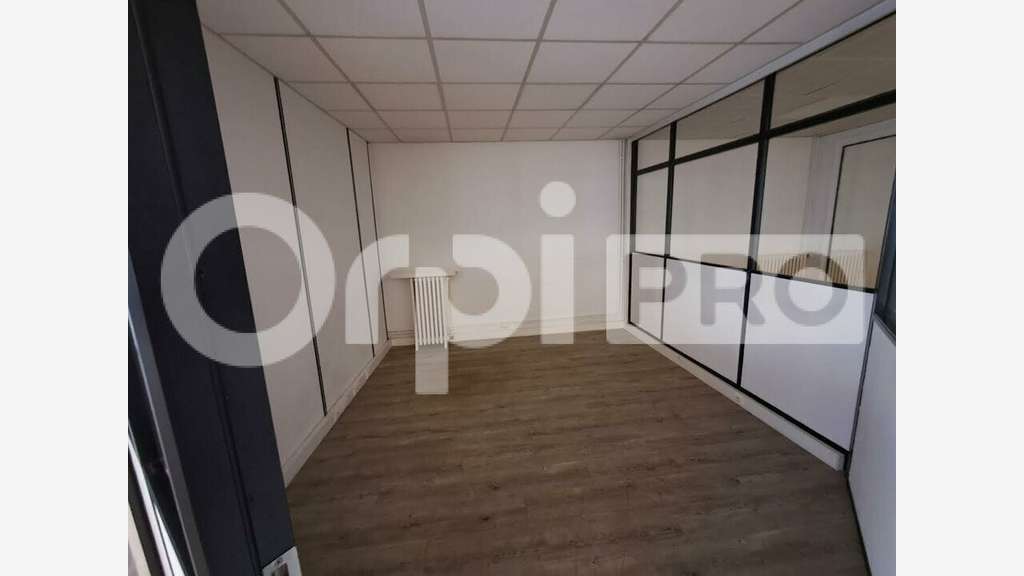 location magnifique local 160m² à Montluçon