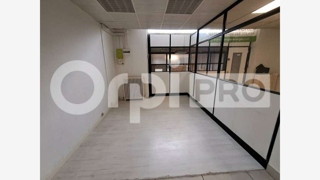 location magnifique local 160m² à Montluçon