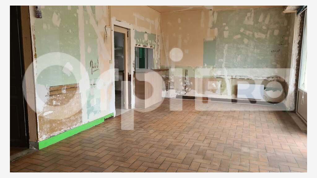 Local commercial 60m² + appart à louer à Montluçon