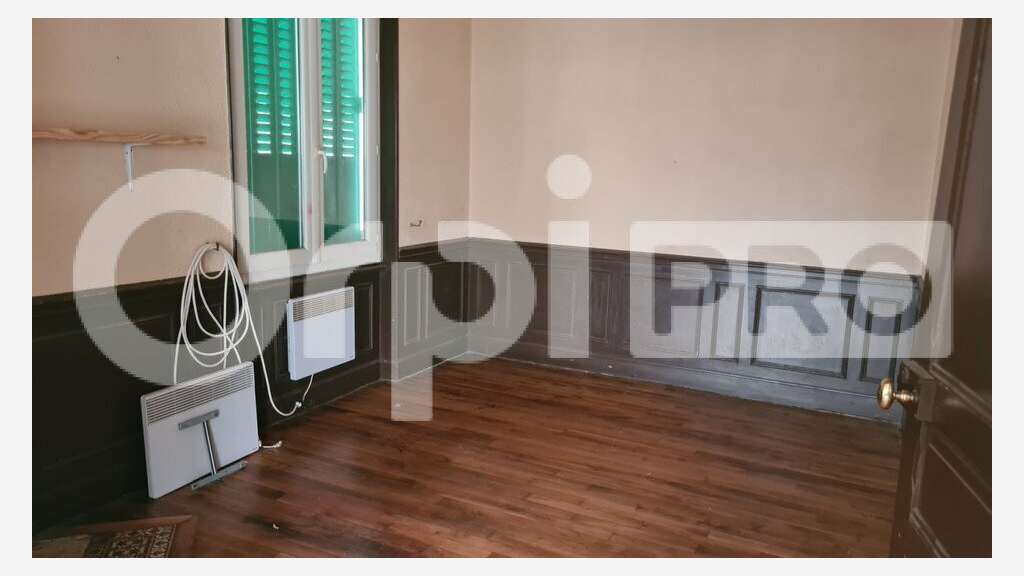Local commercial 60m² + appart à louer à Montluçon