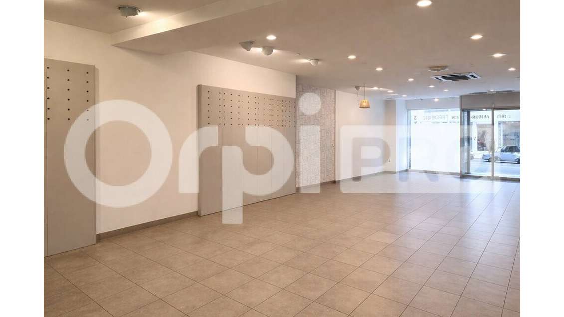 Local commercial 133m² Hyper centre de Montluçon