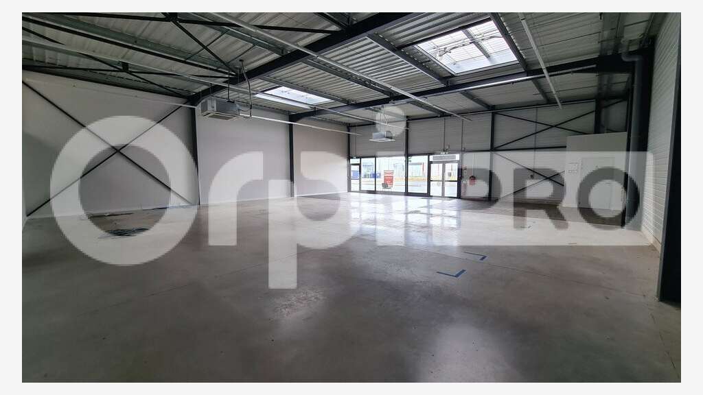 Local 400m² à louer Zone St jacques Montluçon