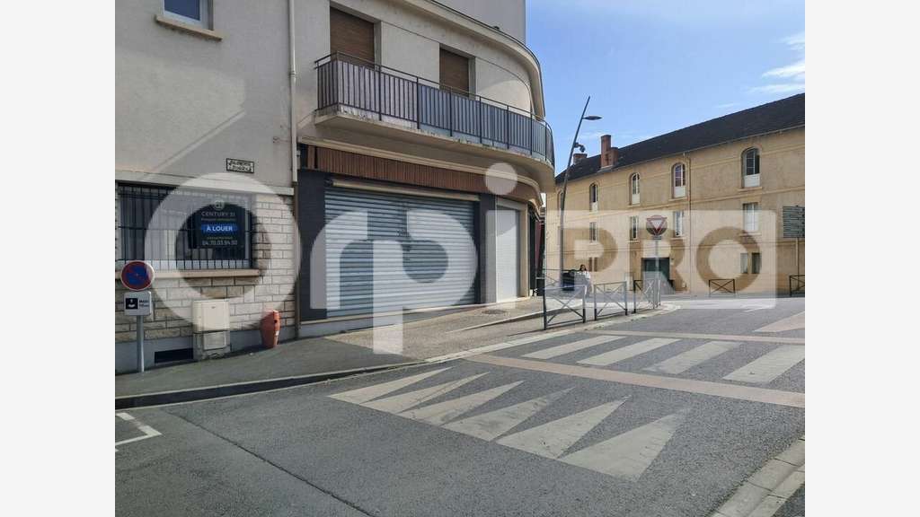A louer local commercial de 92m² à Monluçon