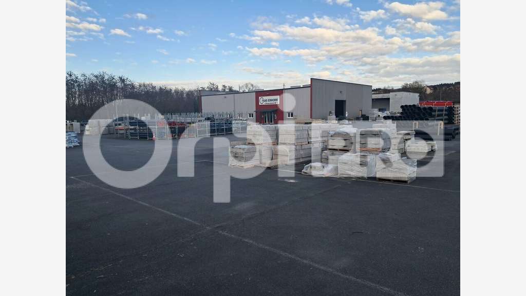 A louer local indus bureaux de 806m² à Montluçon