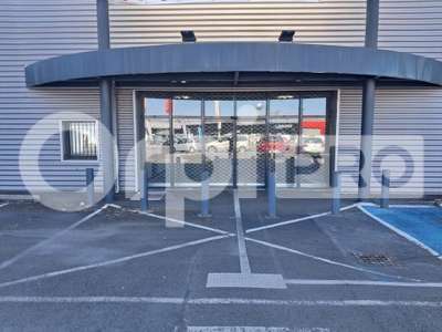 Local commercial de 870m² à louer en zic Montluçon
