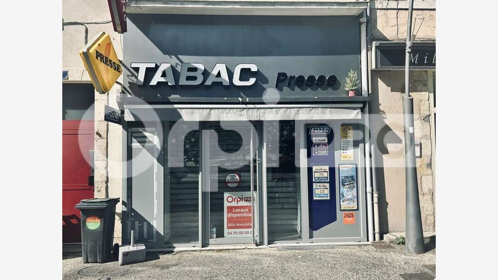 LOCAL COMMERCIAL à louer dans le 03