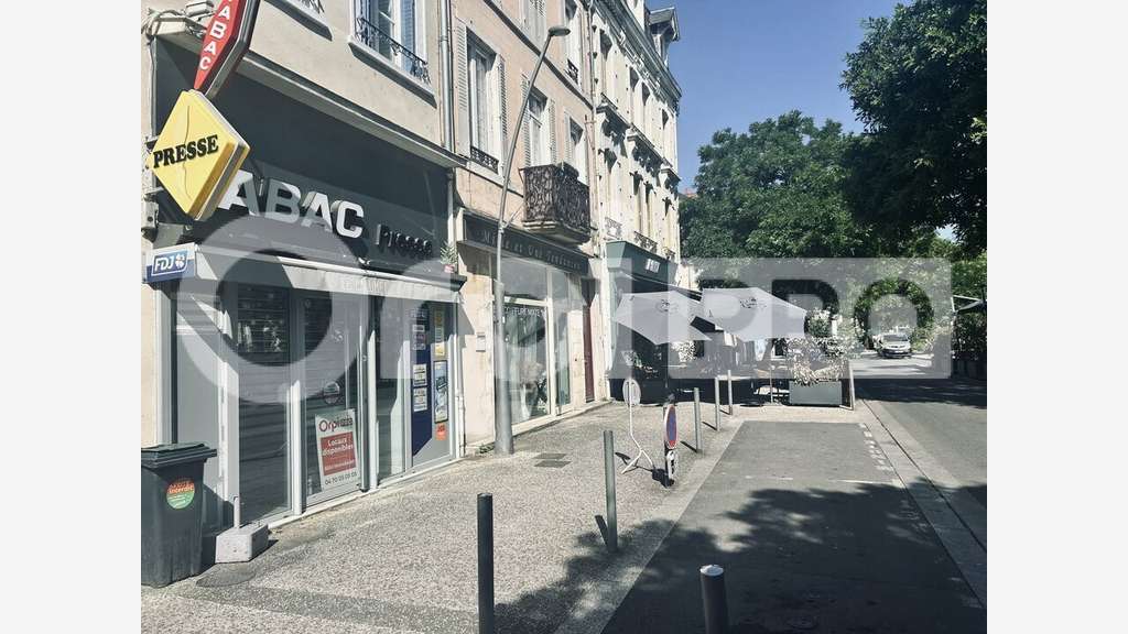 LOCAL COMMERCIAL à louer dans le 03