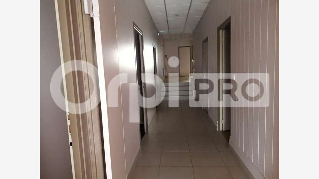Local commercial de 158m² à louer à Montluçon