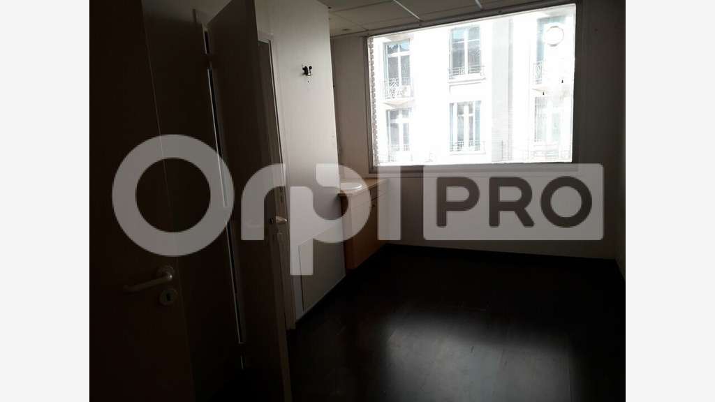 Local commercial de 158m² à louer à Montluçon
