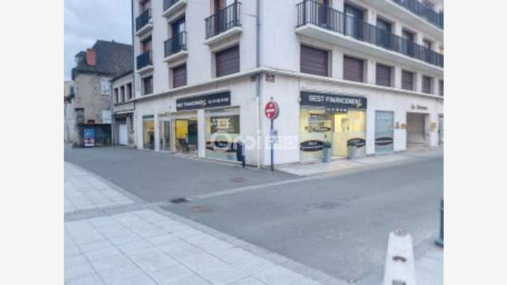 Local commercial 100m² à louer à Montluçon centre