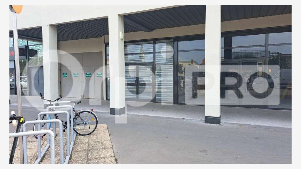 A louer boutique de 125m² à Carrefour Montluçon