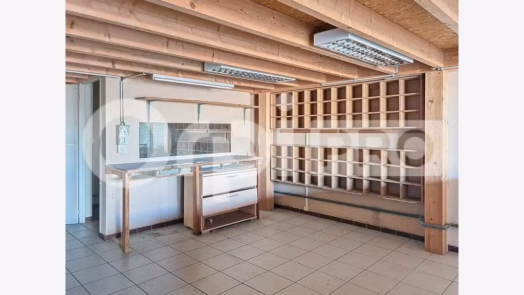 Local commercial de 130m² à louer à Montluçon