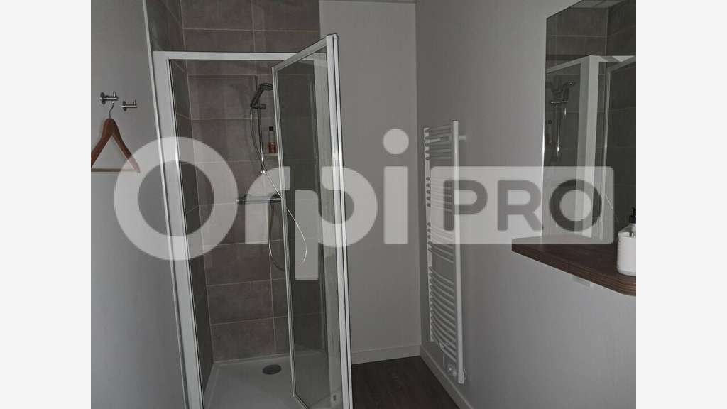 Local commercial 111m² à louer en ccial Montluçon