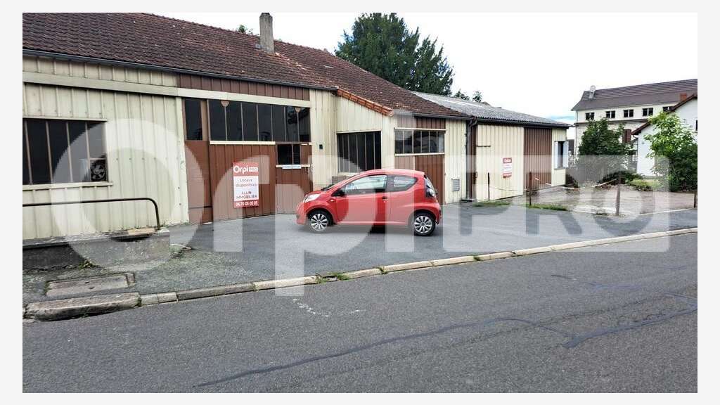 Local industriel de 300m² à louer à Montmarault
