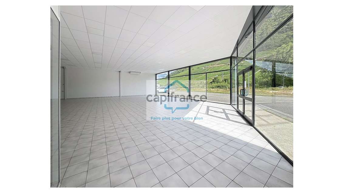 Local 2063m² à louer axe très passant à Montmélian