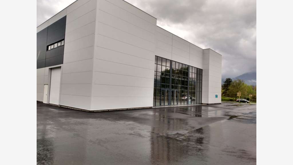 Local commercial 576m² à louer proche Montmelian