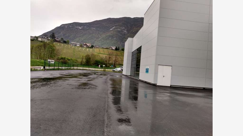 Local commercial 576m² à louer proche Montmelian