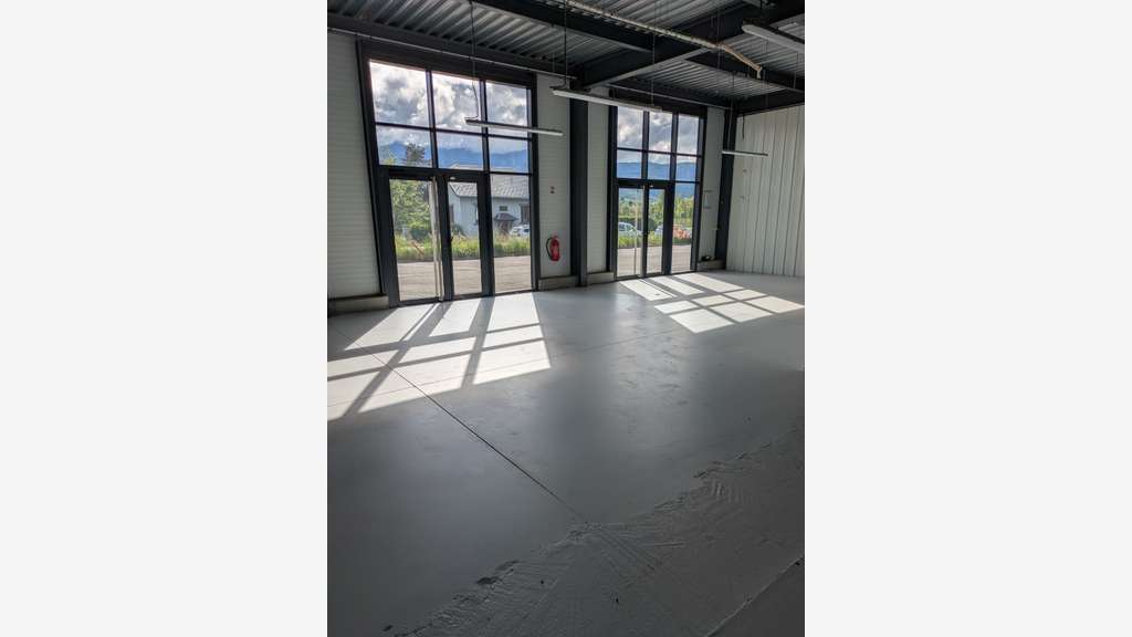 Local commercial 576m² à louer proche Montmelian