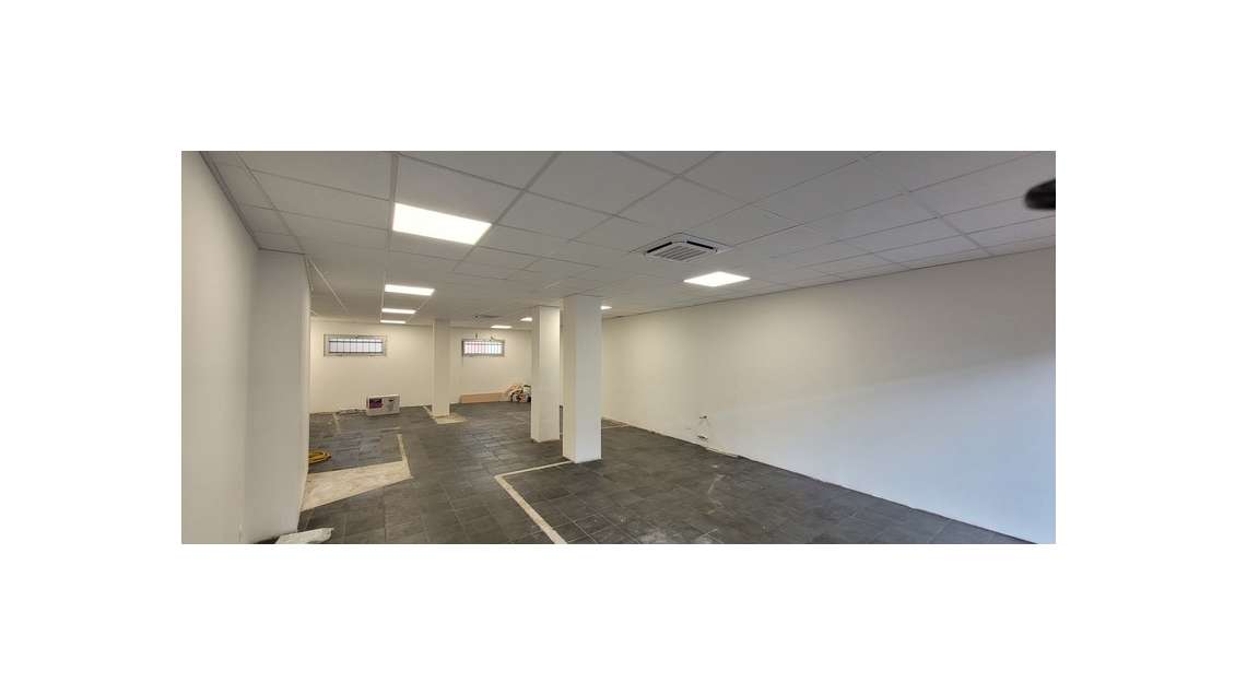 A louer locaux commerciaux 75m² à Montpellier 