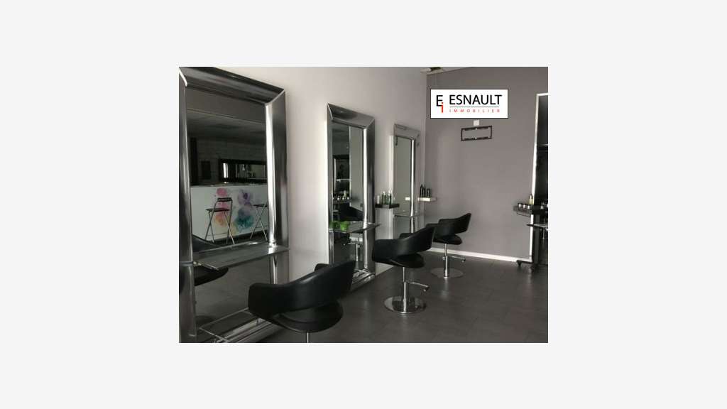 Location commerce 92m² équipé coiffure Montpellier