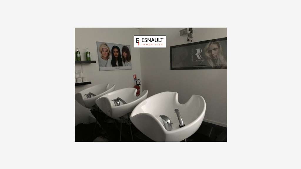 Location commerce 92m² équipé coiffure Montpellier