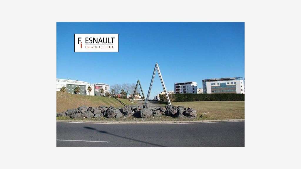 Local commerce 180m² à louer à Montpellier Ovalie