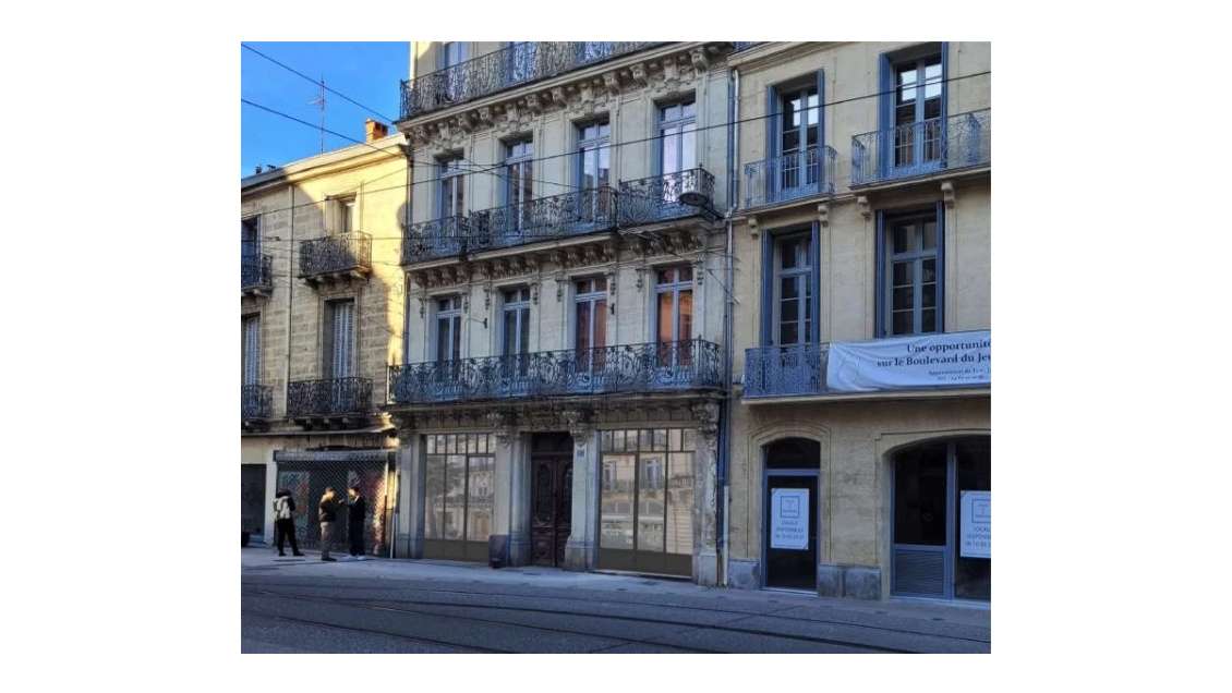 Location local commercial 134 m² – Boulevard Jeu d