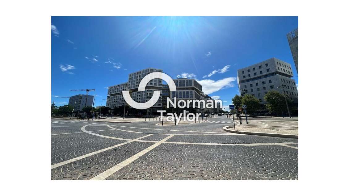 A louer local commercial 531m² Mpl Port Marianne