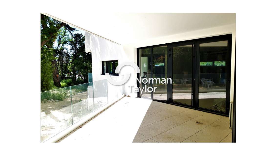 Locaux 190m² à louer à Montpellier Pompignane