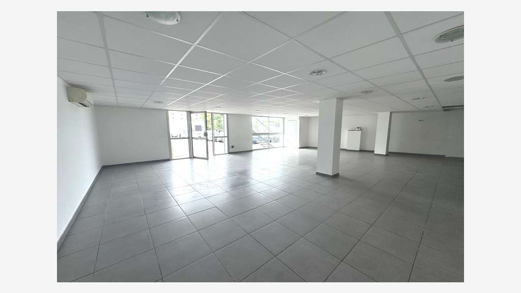 Local commercial 180m² à louer secteur Grand M