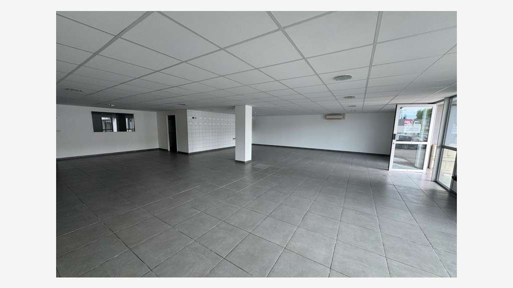 Local commercial 180m² à louer secteur Grand M